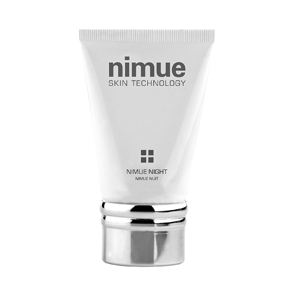 Achieve multifunctional benefits with this reparative cream, ideal for those seeking intense hydration overnight. Other benefits include cell renewal, protection, and cell nourishment in one product. The skin is healthy, moisturised, and supported, with enhanced balance and radiance upon waking.